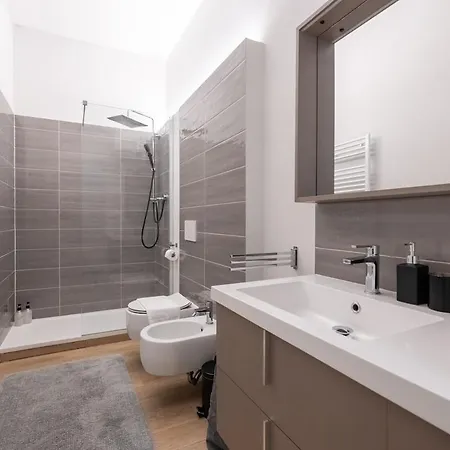 Urban Escape Apartment *